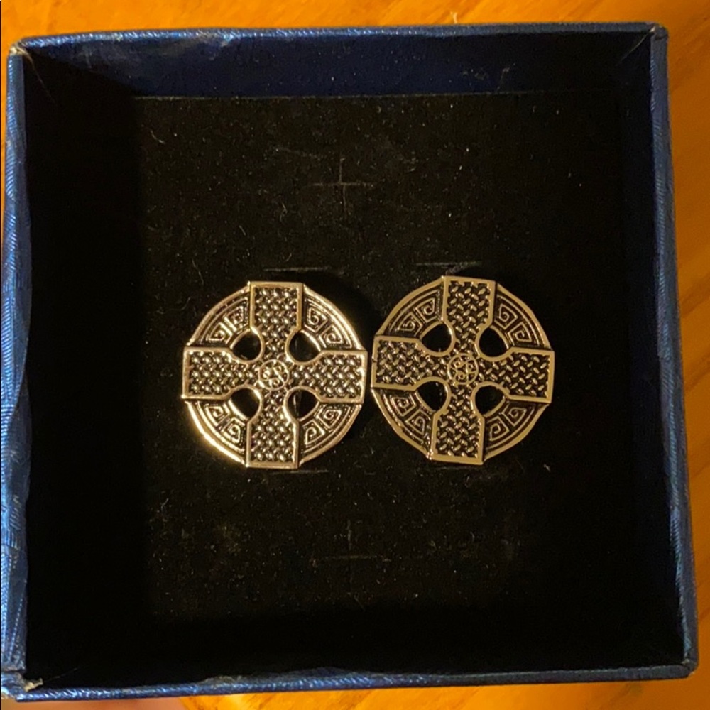 Silver cuff links